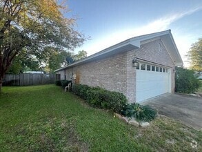 Building Photo - 137 Pritchard Rd