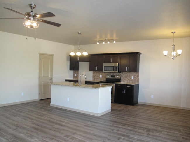 Building Photo - 590 Treviso Ct