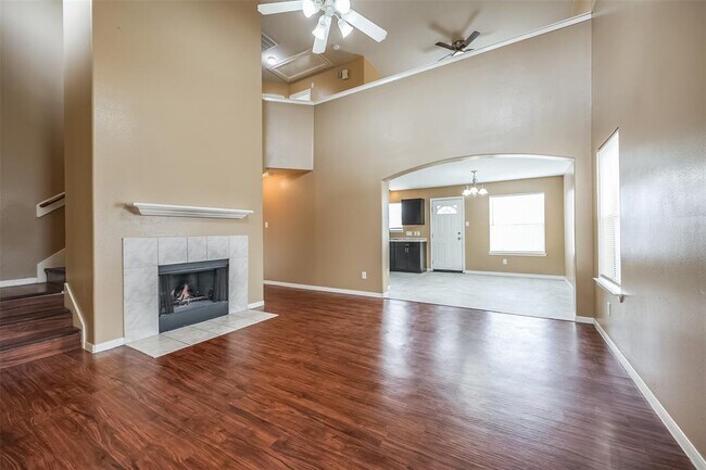 Building Photo - 1402 Heathcote Ln