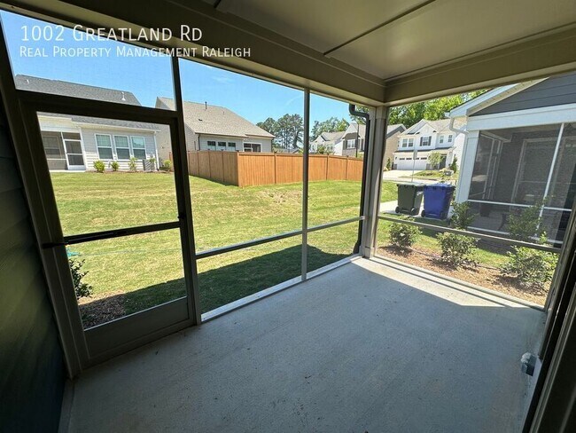Building Photo - 1002 Greatland Rd