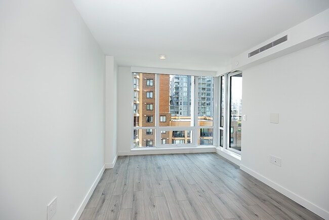 Building Photo - 8X Rentals