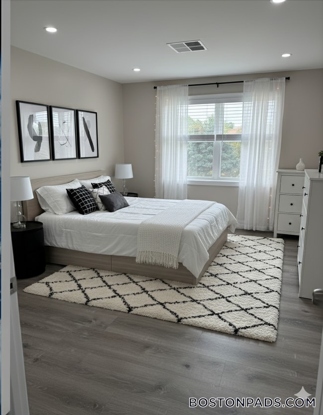 Building Photo - 23 Kenmar Dr