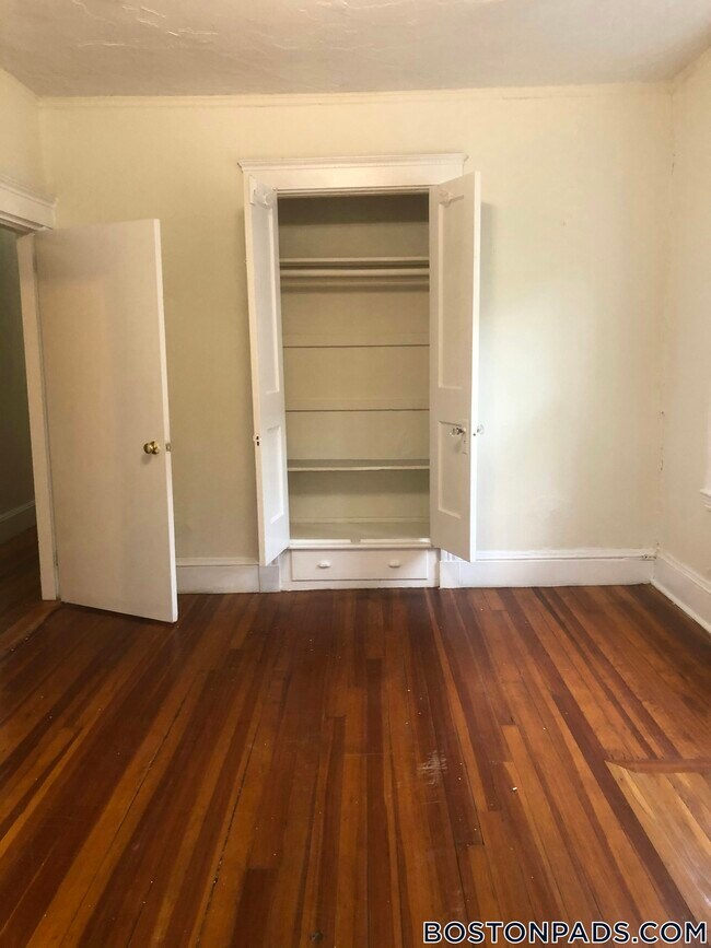 Foto del edificio - 1381 Commonwealth Avenue