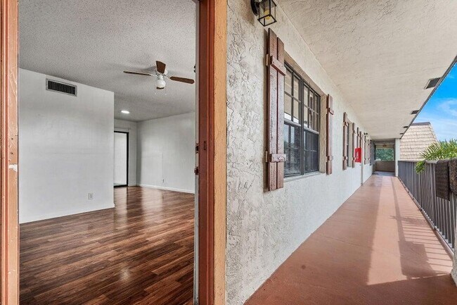 Foto del edificio - 4151 Oak Terrace Dr