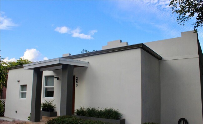 Foto del edificio - 253 SW 19th Rd