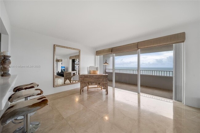 Foto del edificio - 199 Ocean Lane Dr