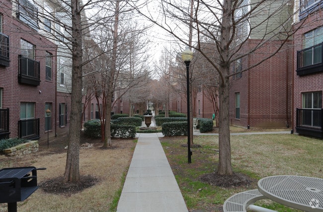 Building Photo - Lewisville Green