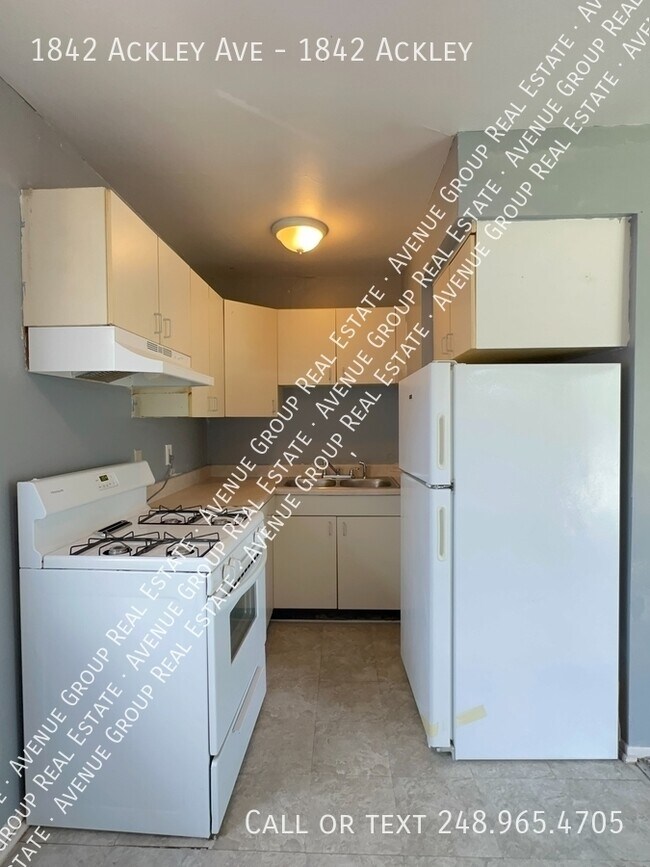 Foto del edificio - 1842 Ackley St - Great Westland 2Bed/1Bath...
