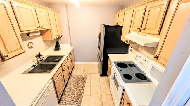 Building Photo - 750 N Tamiami Trl