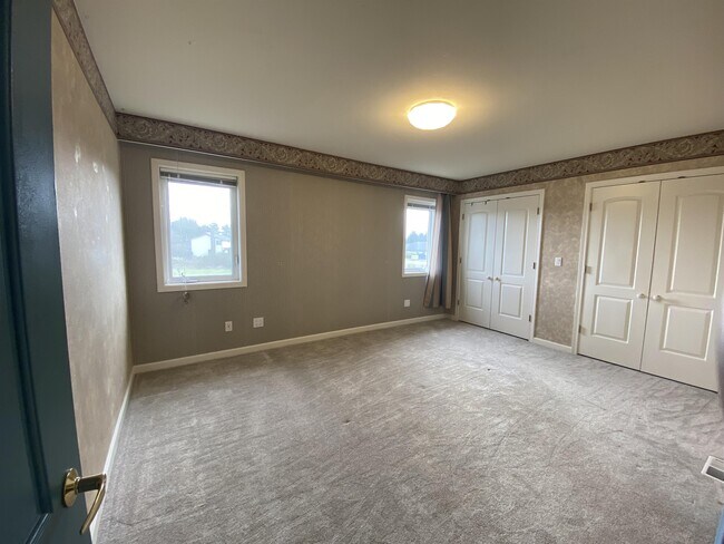 Building Photo - 548 Point Brown Ave NE