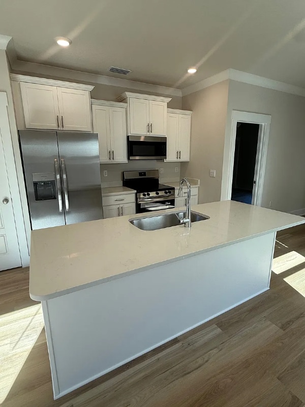 Foto del edificio - 676 Overland Dr