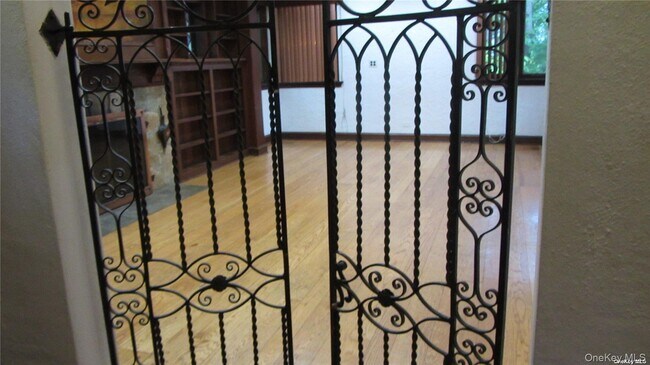 Foto del edificio - 100 Hicks Ln