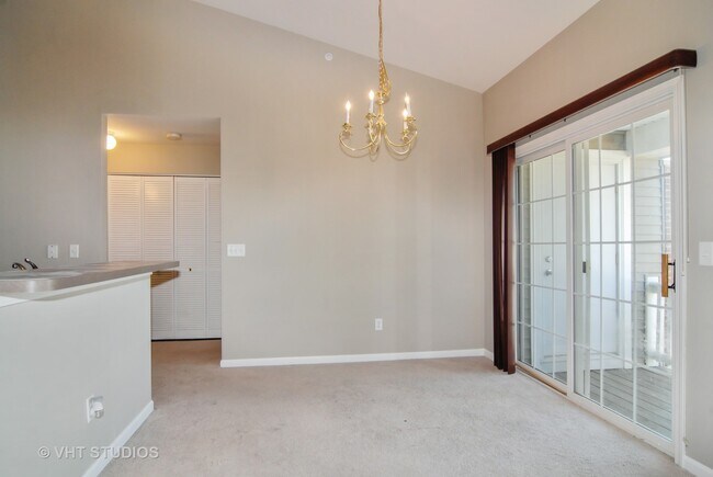 Foto del edificio - 132 Bertram Dr