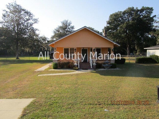 Building Photo - 3226 NE Jacksonville Rd