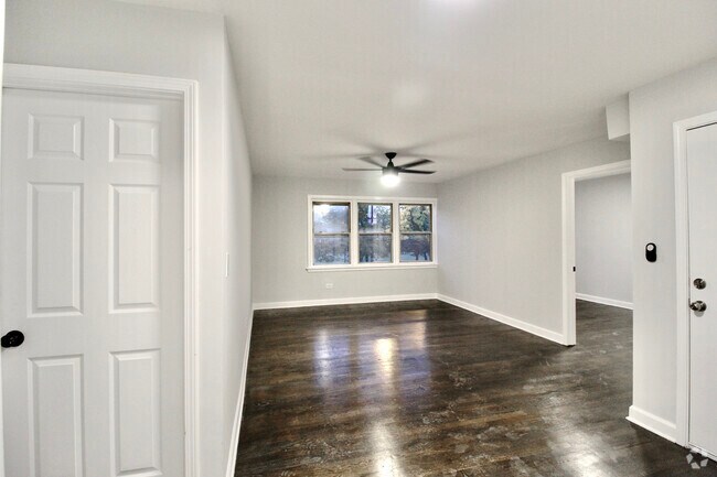 Building Photo - 3338 W Bryn Mawr Ave