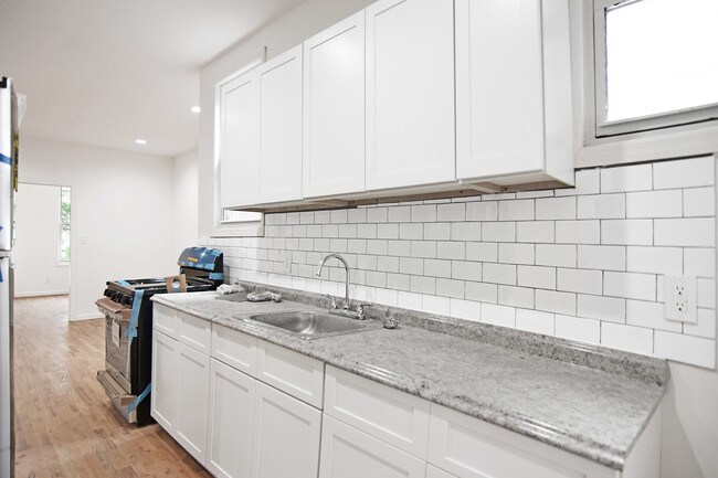 Foto del edificio - 855 Woodward Ave