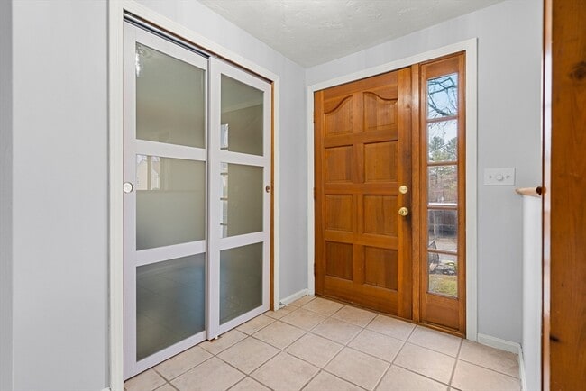 Building Photo - 206 Cardinal Ln