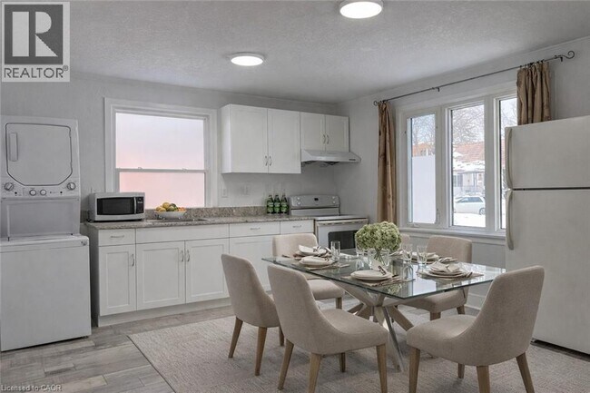 Building Photo - 168 Fifth Ave