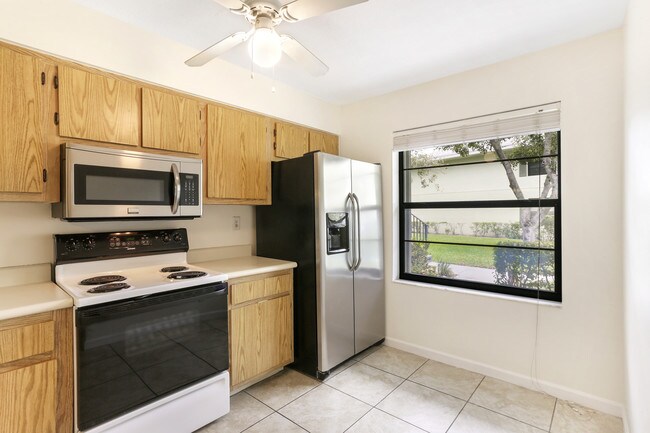 Building Photo - 1901 Sabal Ridge Ct