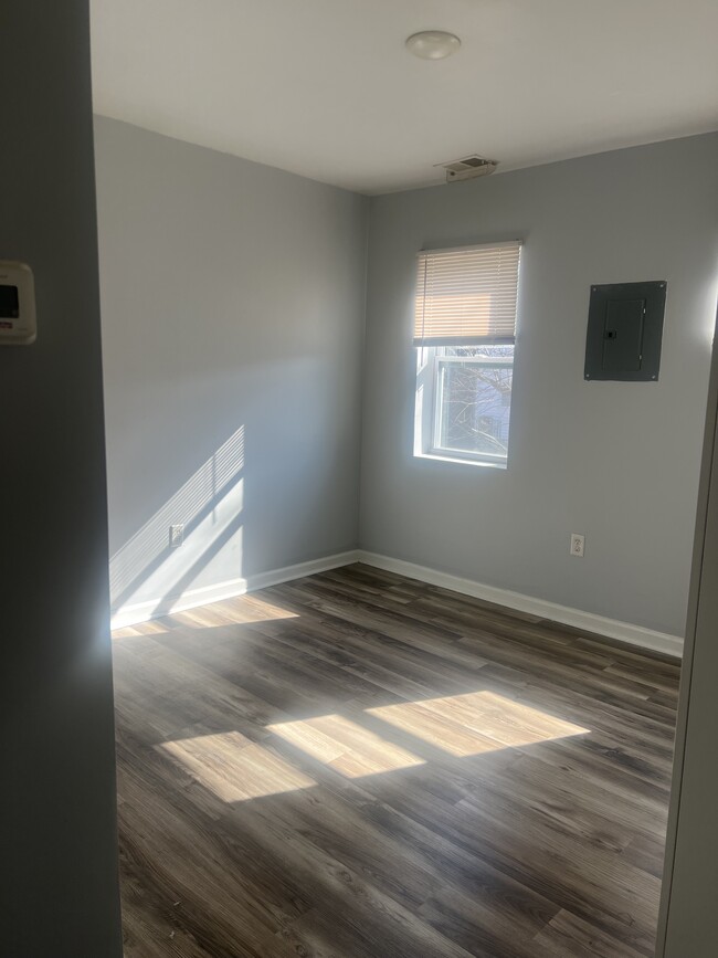 Building Photo - 505 Arsan Ave