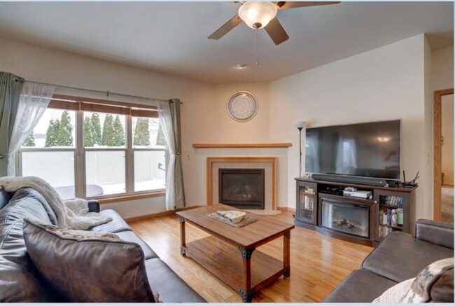 Foto del edificio - 238 Wind Stone Dr