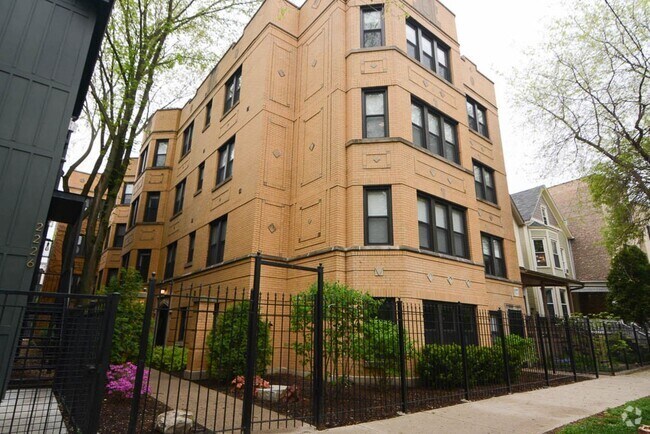 Building Photo - 2228 N Sawyer Ave