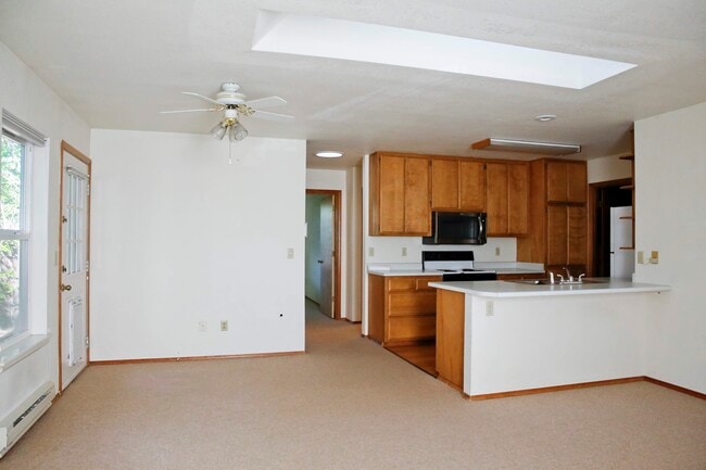 Building Photo - 540 Clay St