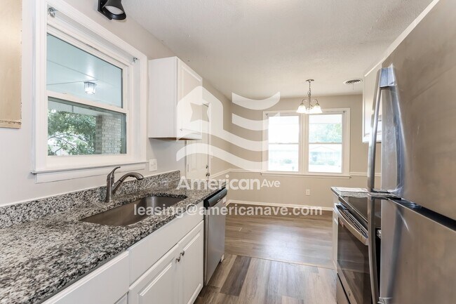 Foto del edificio - 2839 Glenn Hills Cir