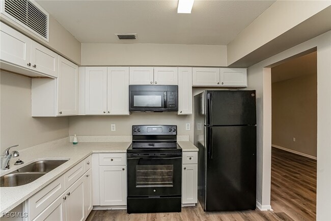 Foto del edificio - 604 Shamrock Blvd