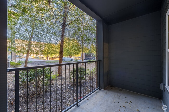 1BR, 1BA - 710SF - Balcony - Manor at Indian Creek