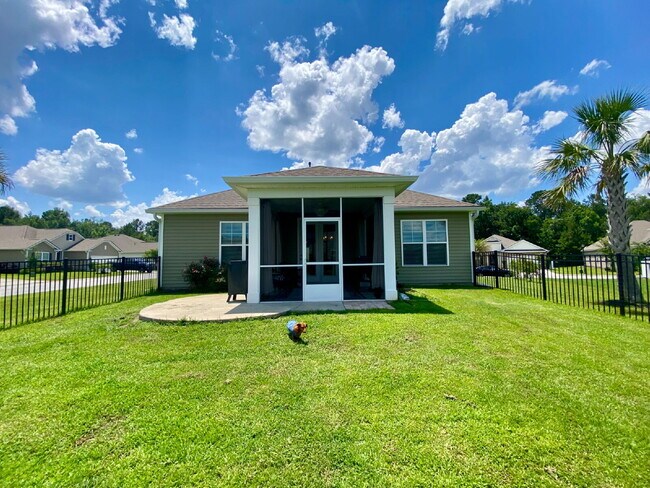 Foto del edificio - Ranch Style, Four Bedroom Home in Mill Creek!