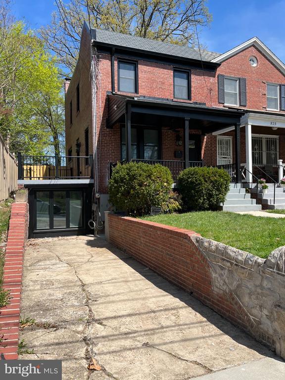 Foto del edificio - 327 Whittier St NW