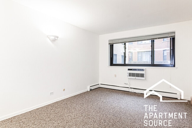 Foto del edificio - 540 W Roscoe St
