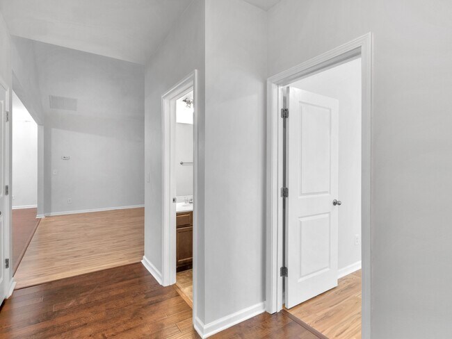 Building Photo - 726 Galveston Way