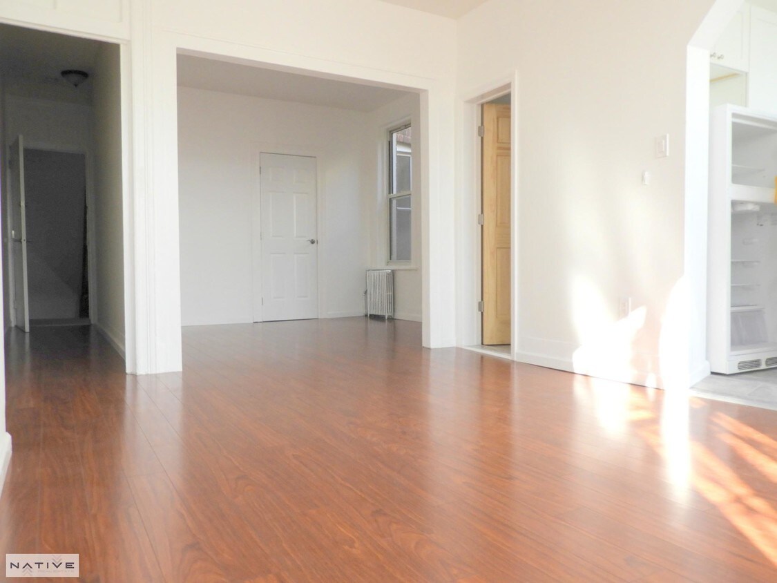Primary Photo - 5854 Catalpa Ave
