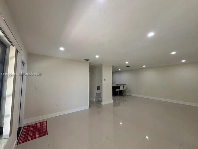 Foto del edificio - 16401 SW 100th Ct