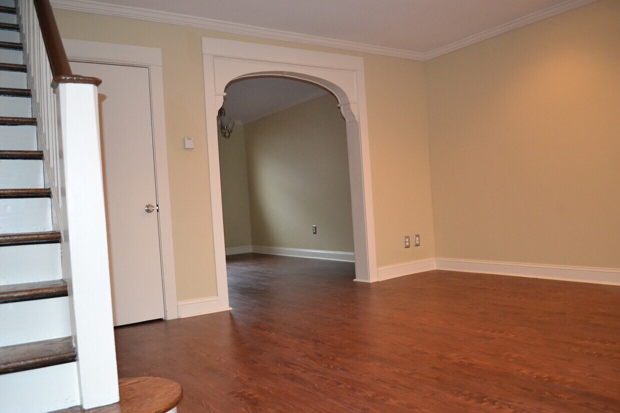 Foto principal - 6612 Guyer Ave