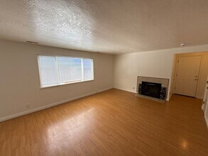 Building Photo - 5162 Lone Oak Rd SE