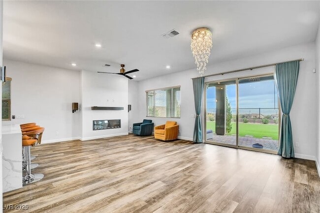 Building Photo - 318 Wind Poppy St