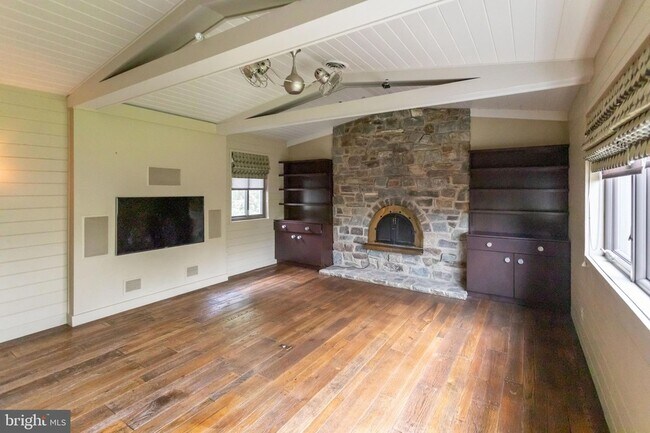 Foto del edificio - 1434 Kirby Rd