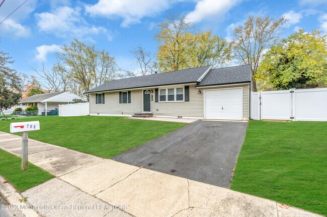 Building Photo - 708 Coral Way