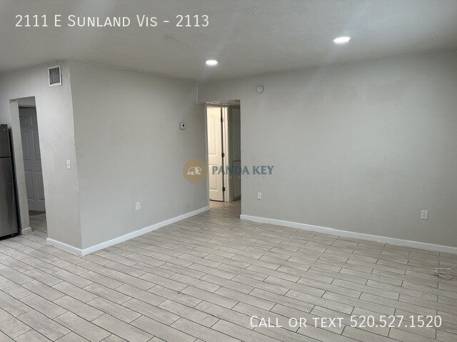 Building Photo - 2111 E Sunland Vista
