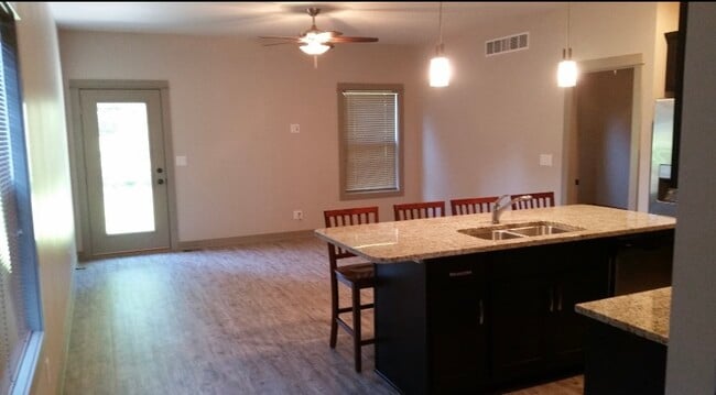 Building Photo - 3732 Marigold Dr