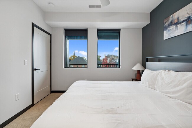 Foto del edificio - 423 E Michigan St