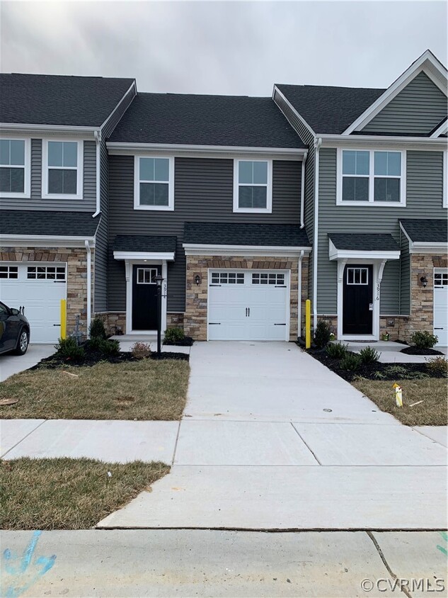 Foto principal - 3914 Grove Point Dr