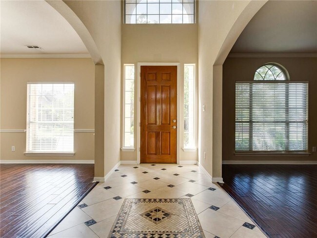 Foto del edificio - 532 Cromwell Ct