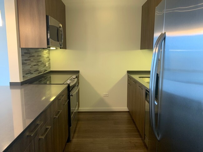 Building Photo - 351 W Hubbard St