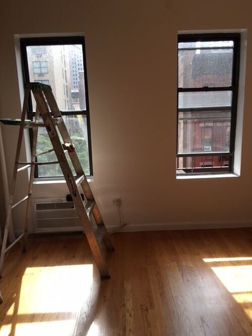 Building Photo - 429 E 73rd St