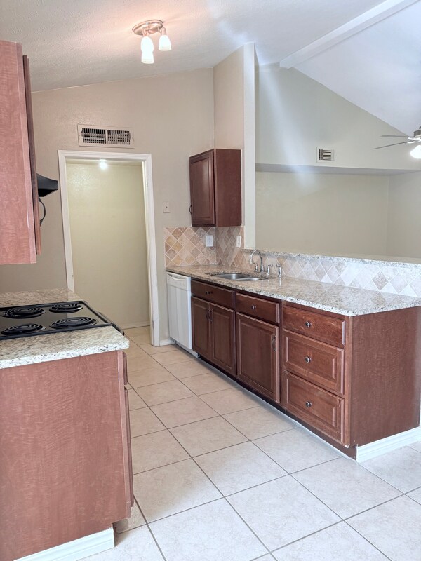 Foto del edificio - 4616 Chapman St
