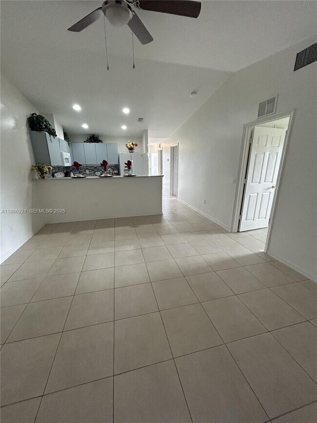 Foto del edificio - 2422 Vernon Ave S